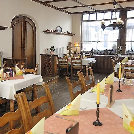 Beim Holzschnitzer 3*