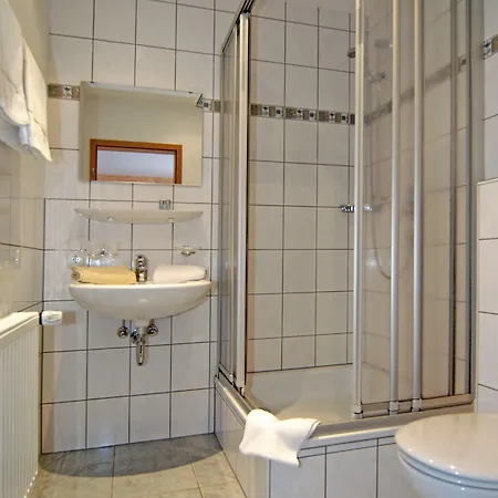 Beim Holzschnitzer 3*