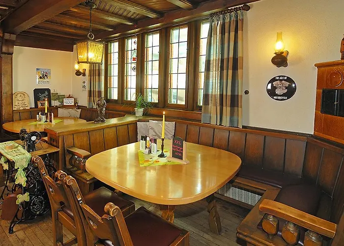 Beim Holzschnitzer Dreis-Brück