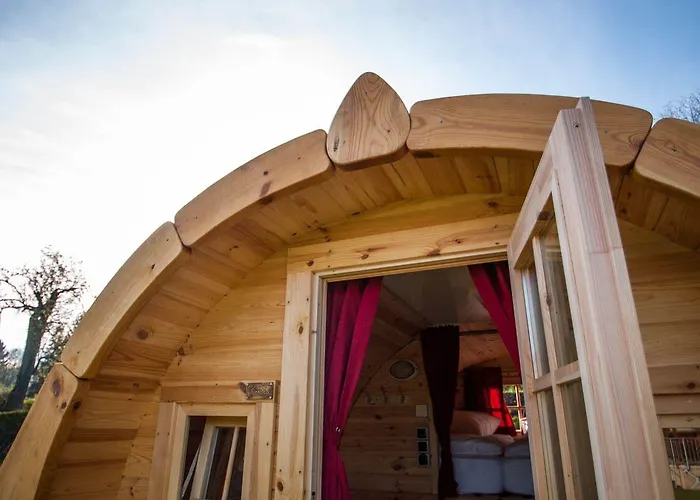 Beim Holzschnitzer Πανσιόν