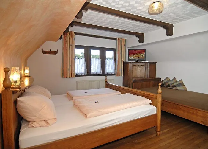 Beim Holzschnitzer Πανσιόν 3*