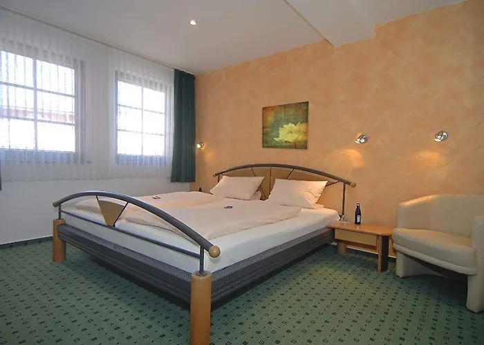 Πανσιόν Beim Holzschnitzer