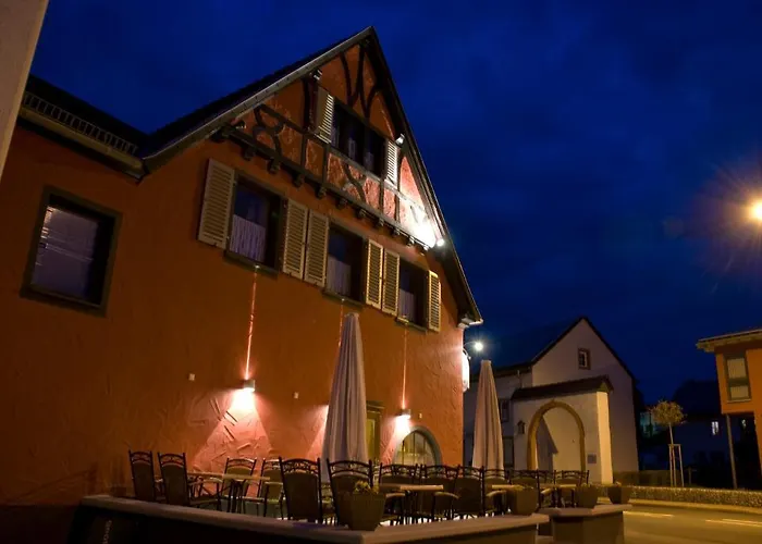 Beim Holzschnitzer Πανσιόν 3*